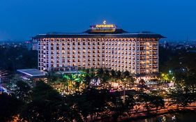 Chatrium Hotel Royal Lake Yangon  Myanmar